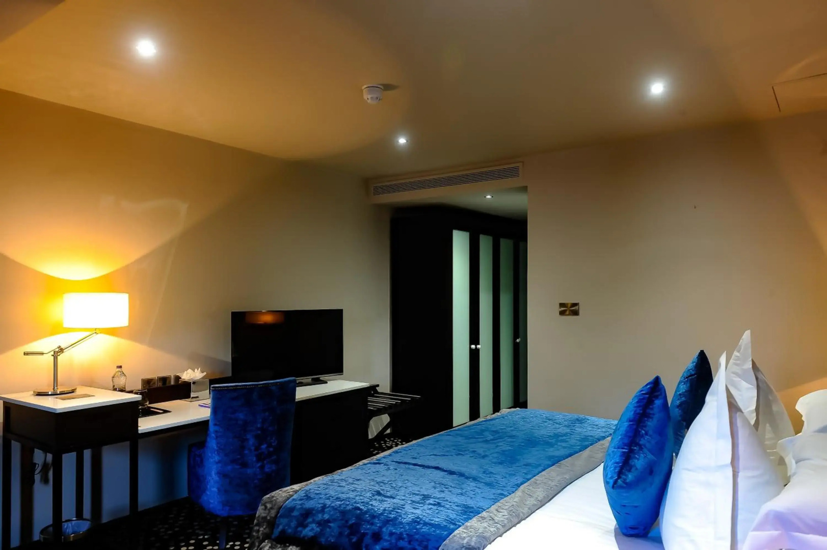 DoubleTree by Hilton Belfast City Ten Square