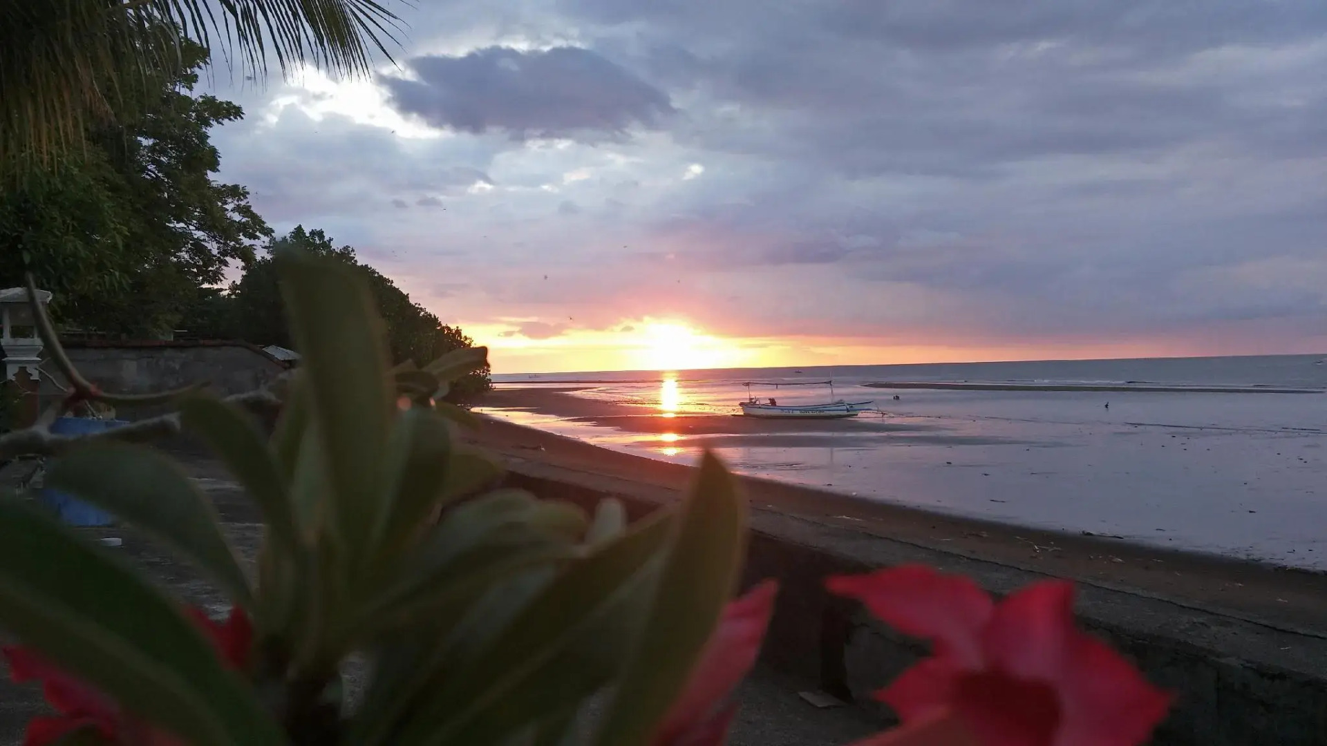 Bagus Beach Resort Lovina