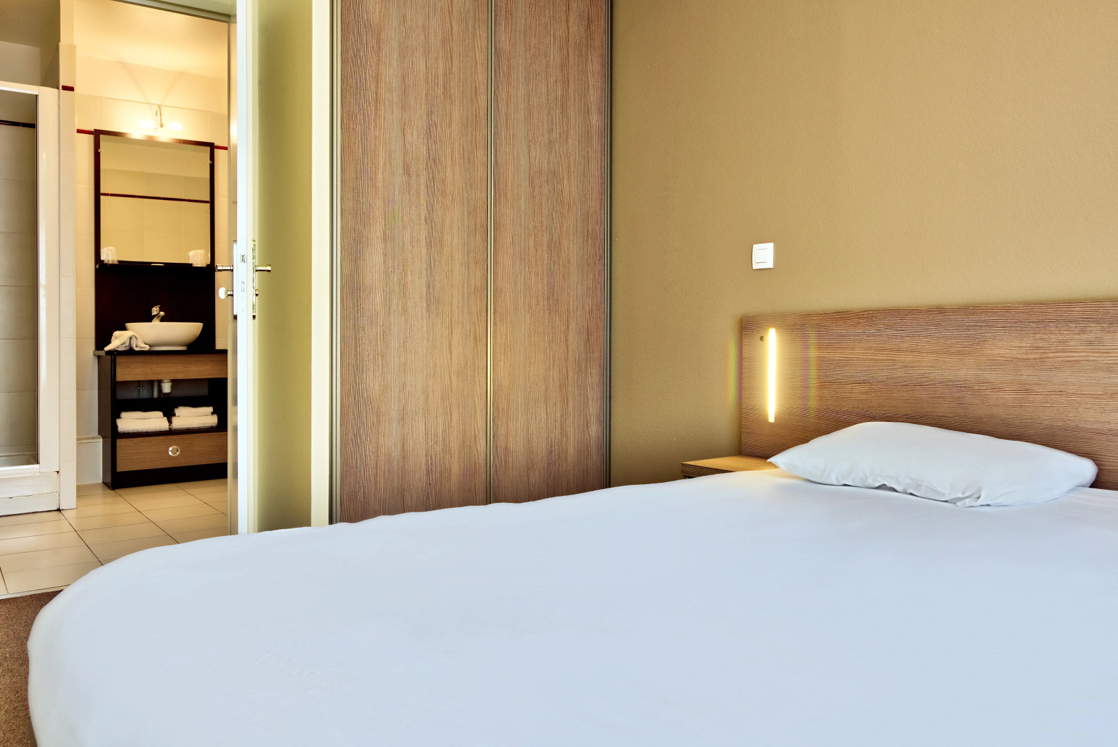 Zenitude Hôtel - Résidences Magny les Hameaux