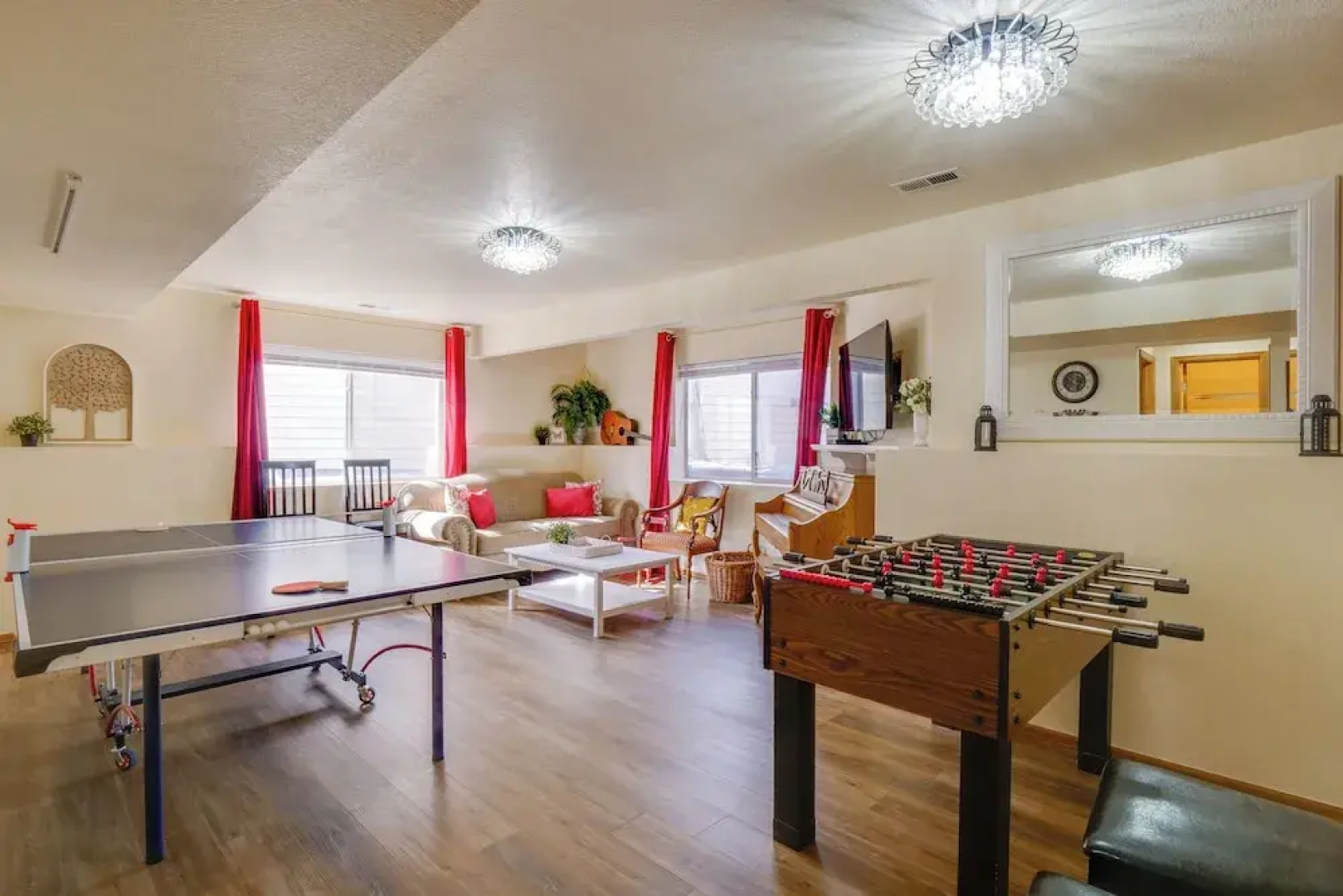 Homey Dog-friendly Retreat w/ Deck in Dtwn Frisco!