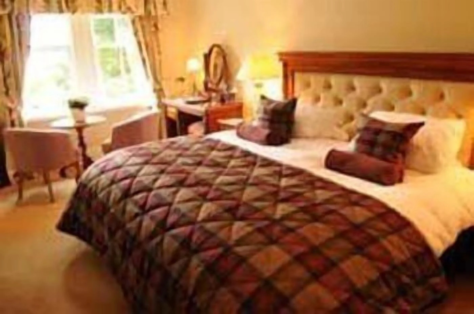 Taychreggan, Signature Collection by Eight Continents