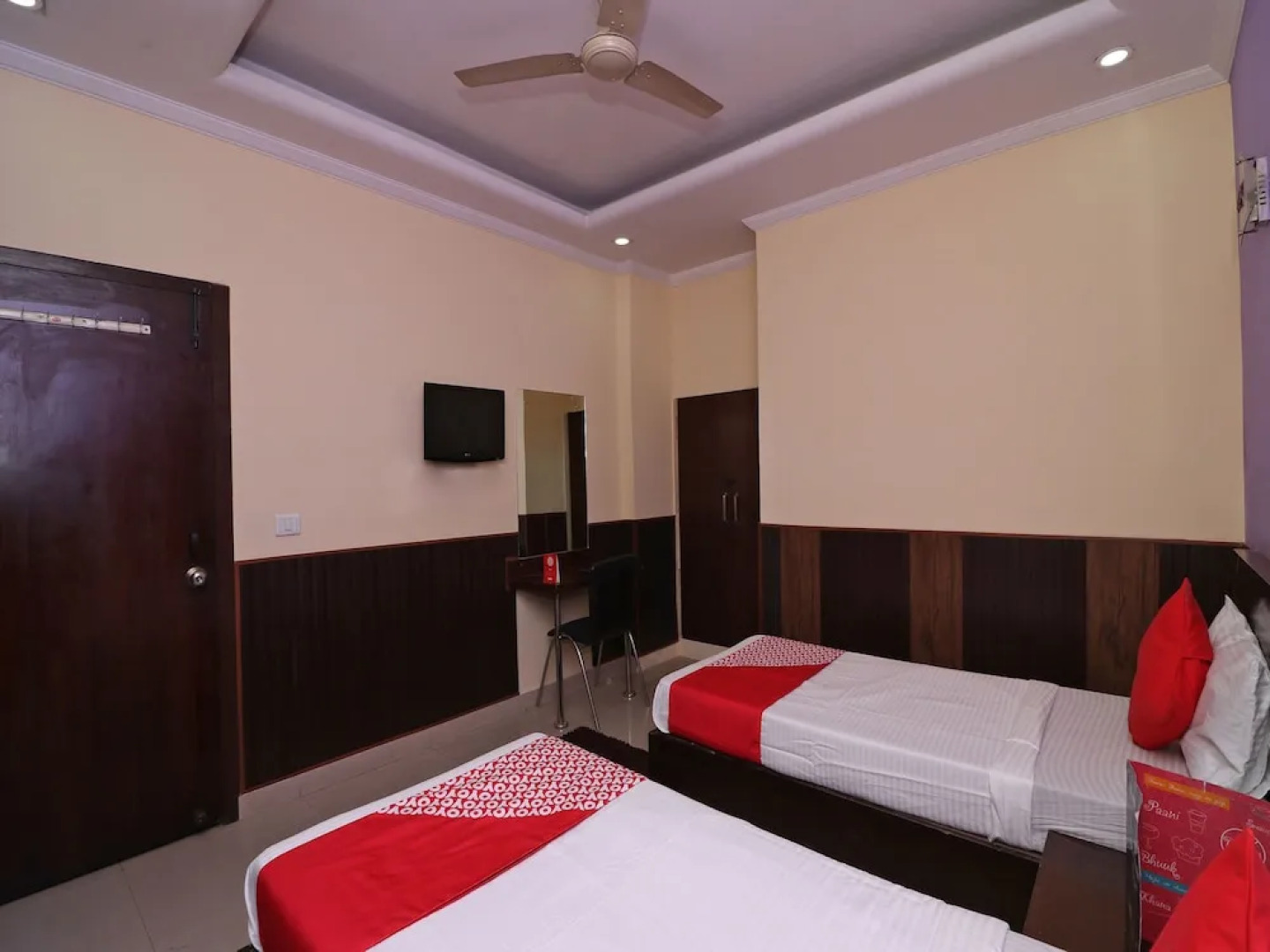 OYO 3735 Hotel Chilana Tower