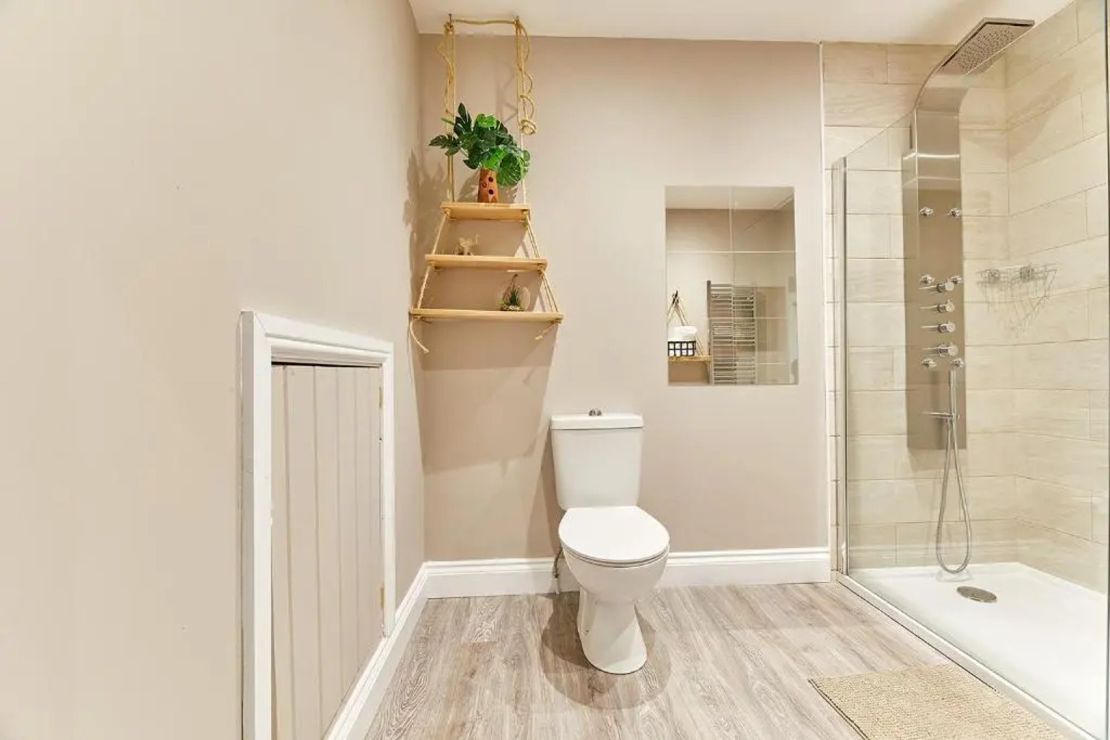 Host Stay The Pepper Pot