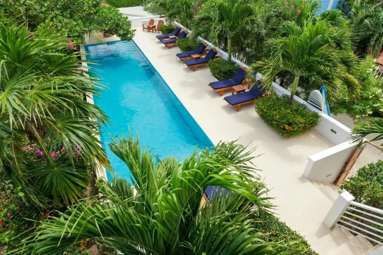 Weezie's Ocean Front Hotel and Garden Cottages