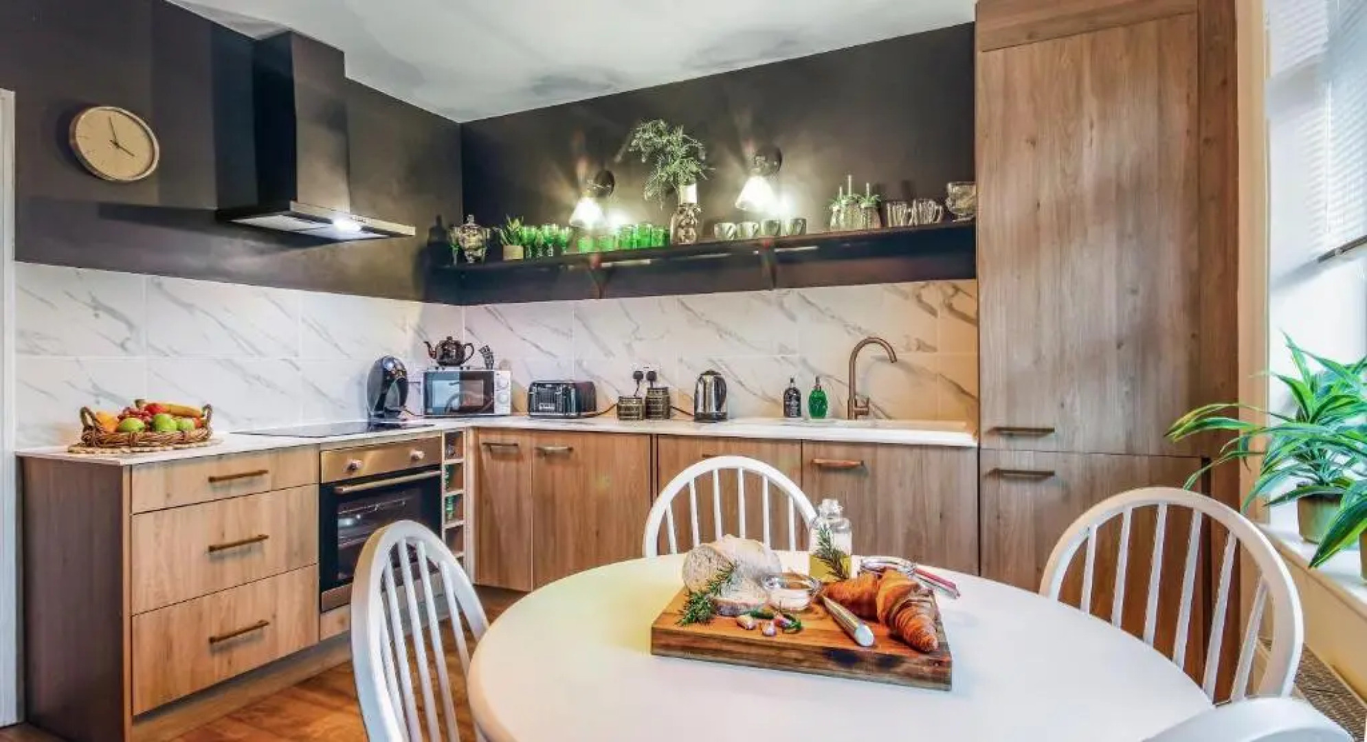 KIRA Beach House, Large luxury 2 bedroom apartment