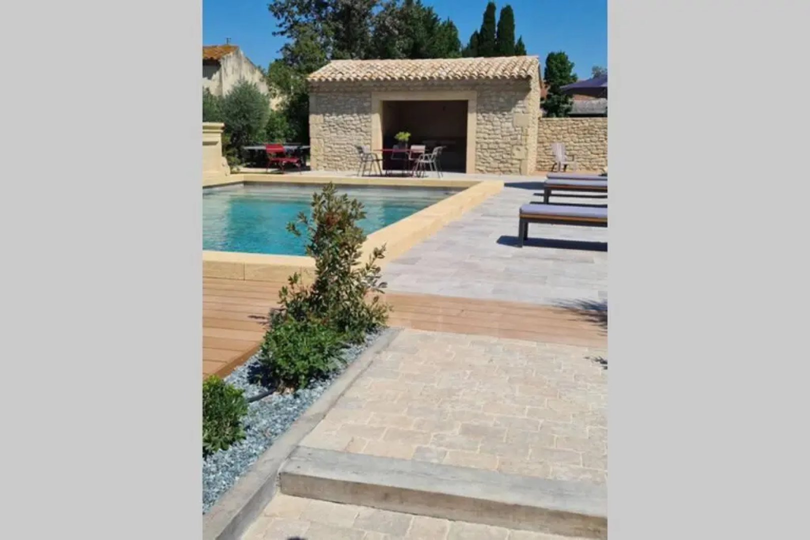 Le Cabanon de Nans. Gîte de charme en Provence.