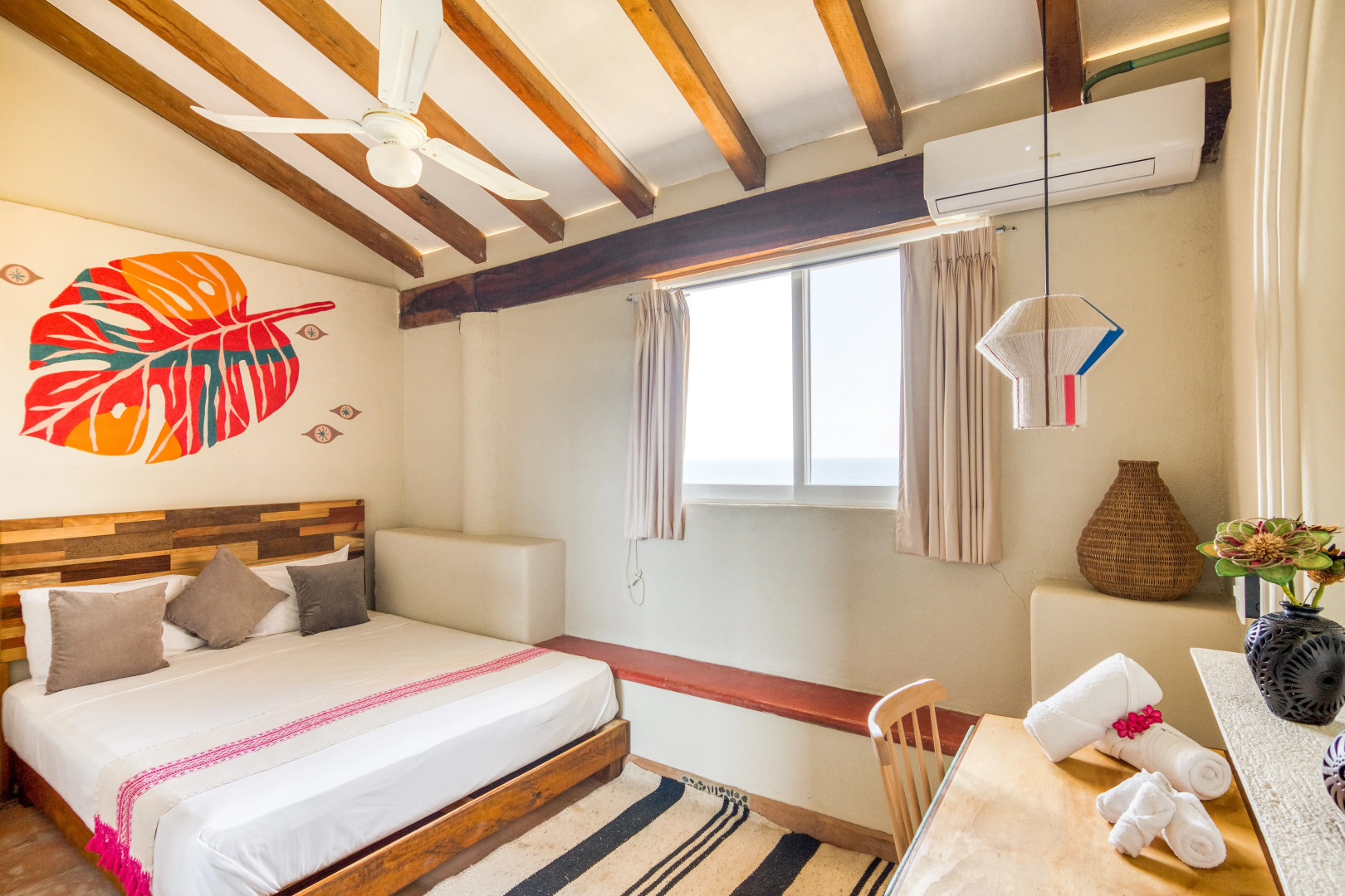 Nílu Puerto Escondido by Selina