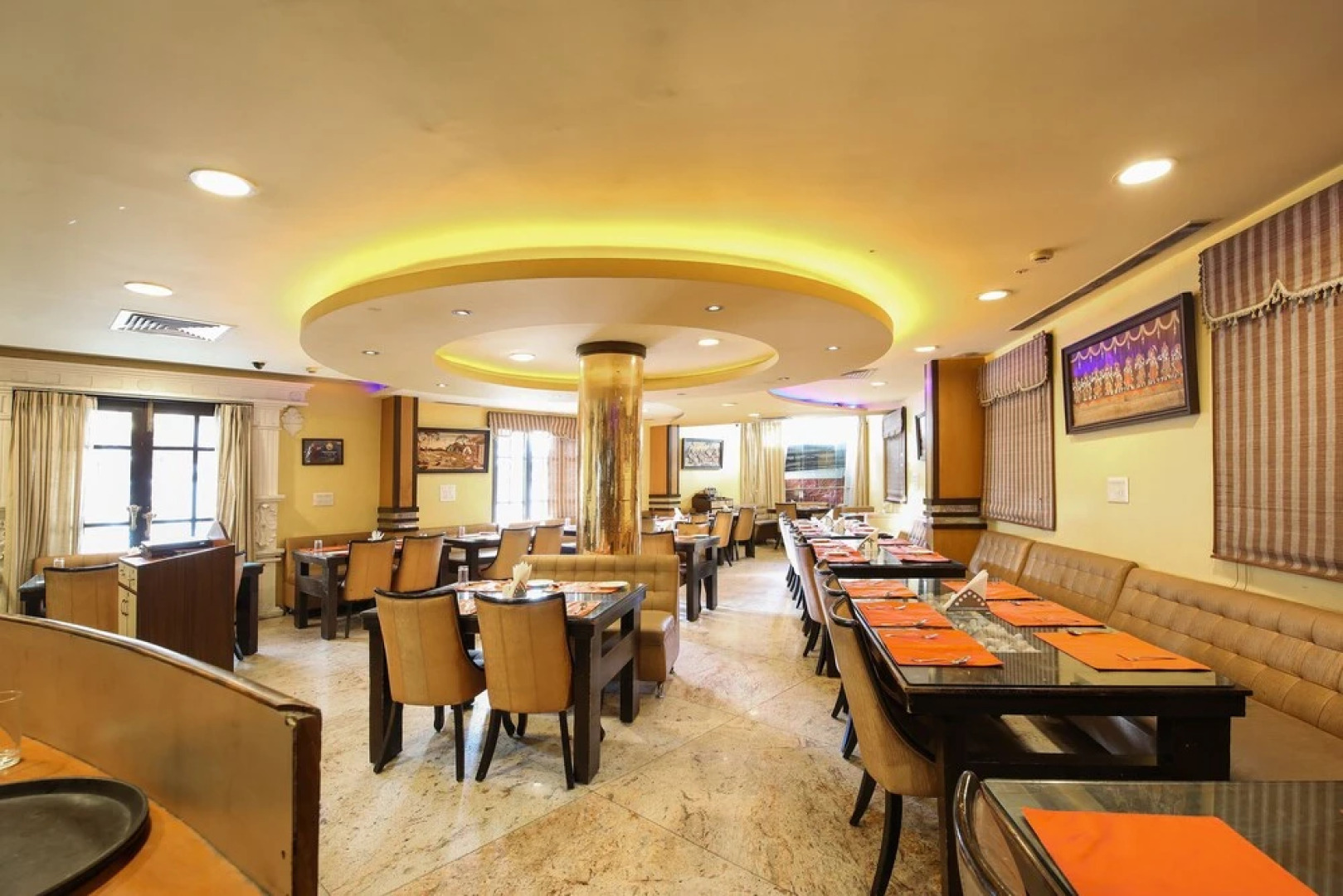 Capital O 18260 Hotel Crystal Park Inn