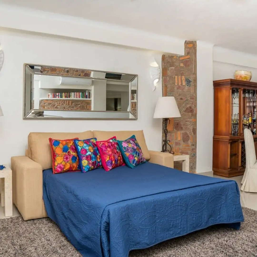Ocean Front Condo With Pool Sleeps 6 Adults