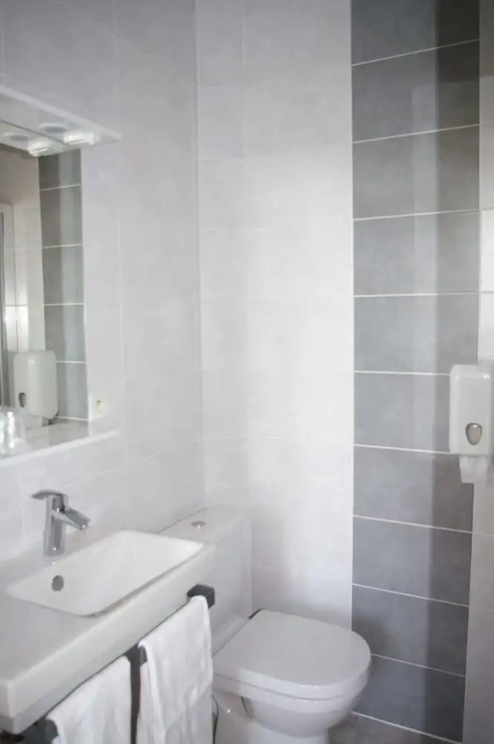 Queen Serenity Hotel