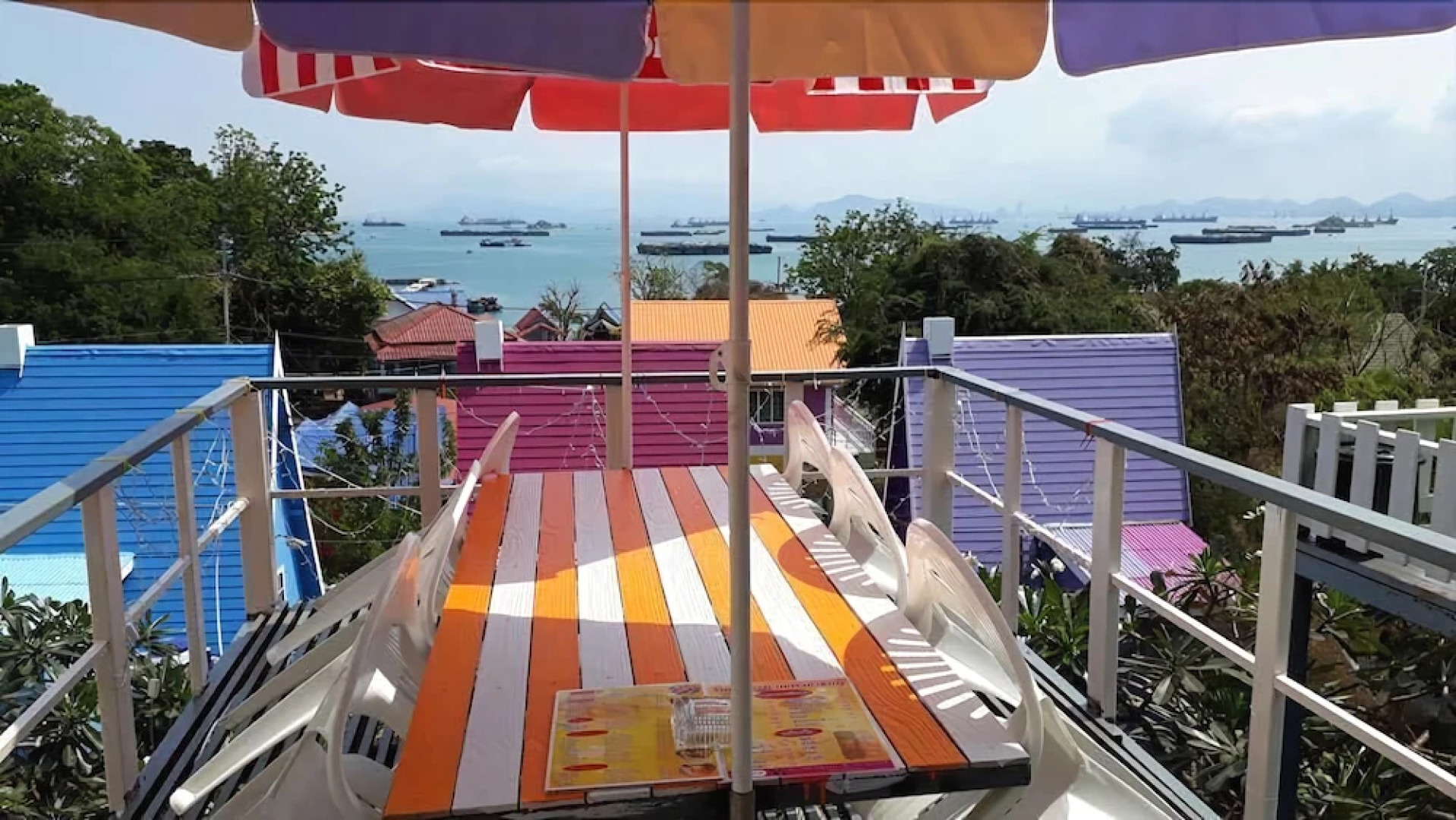 Buachompoo Resort Koh Sichang