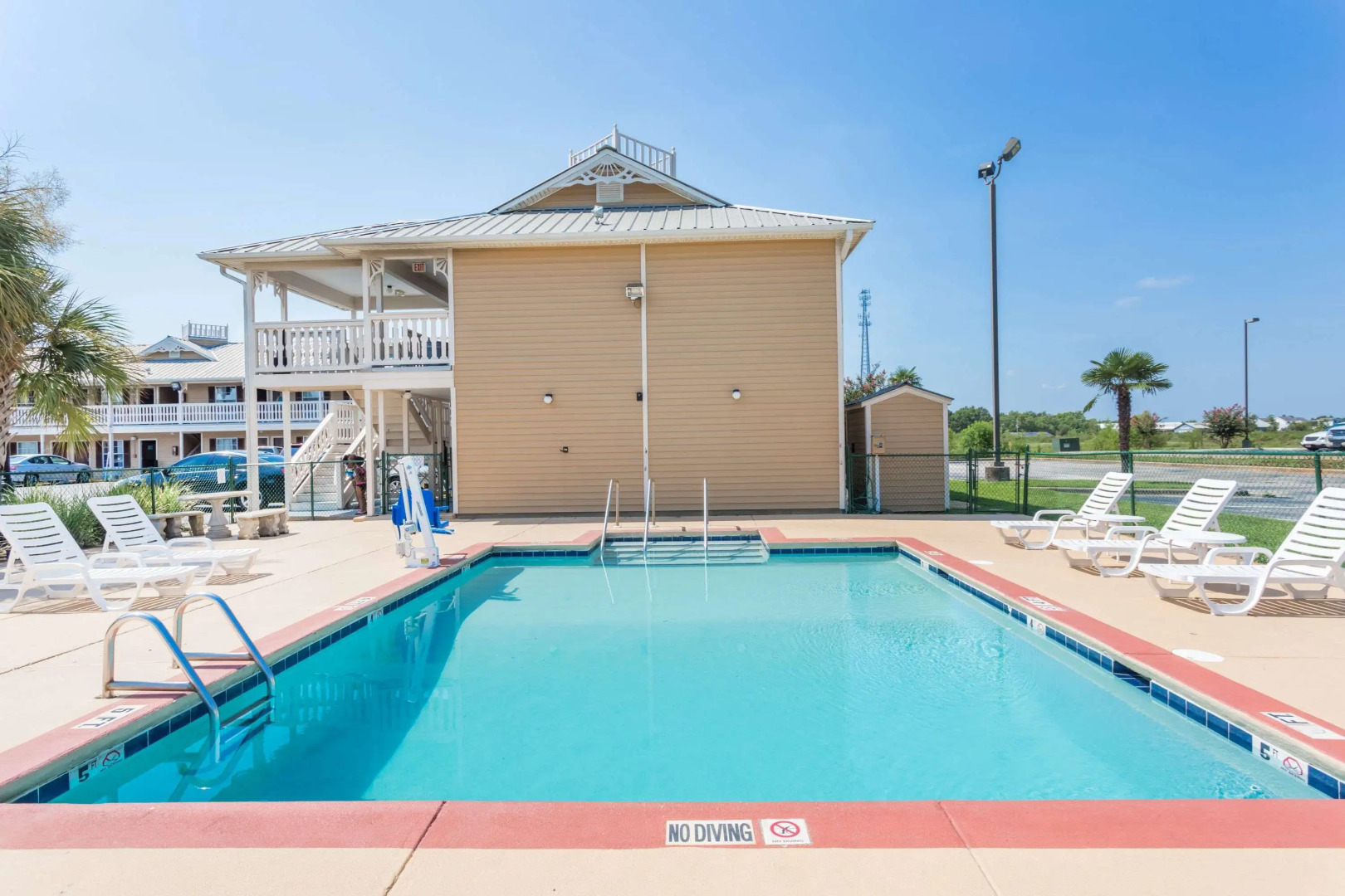 Super 8 by Wyndham Foley