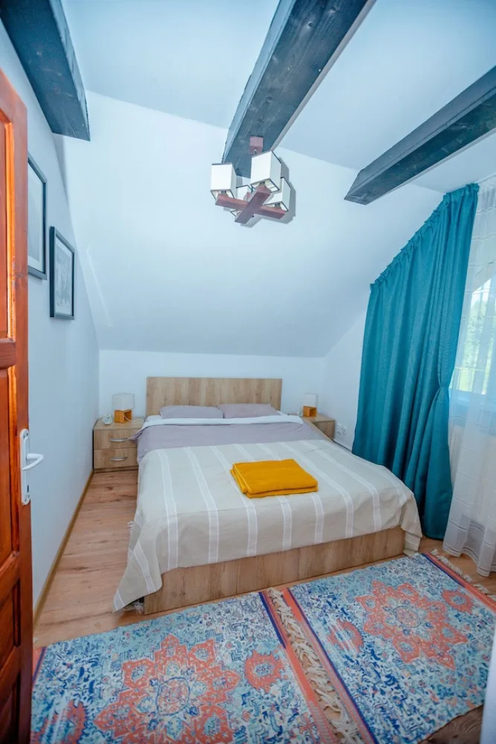 House - Sleeps up to 11, hot tub & Free Parking