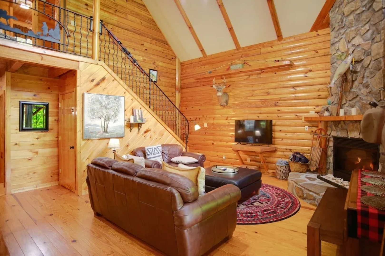 Tree Top Lodge - Gorgeous Lake Cabin With Hot Tub & Magnificent Views Of Forests And Mountains! 3 Bedroom Cabin by Redawning