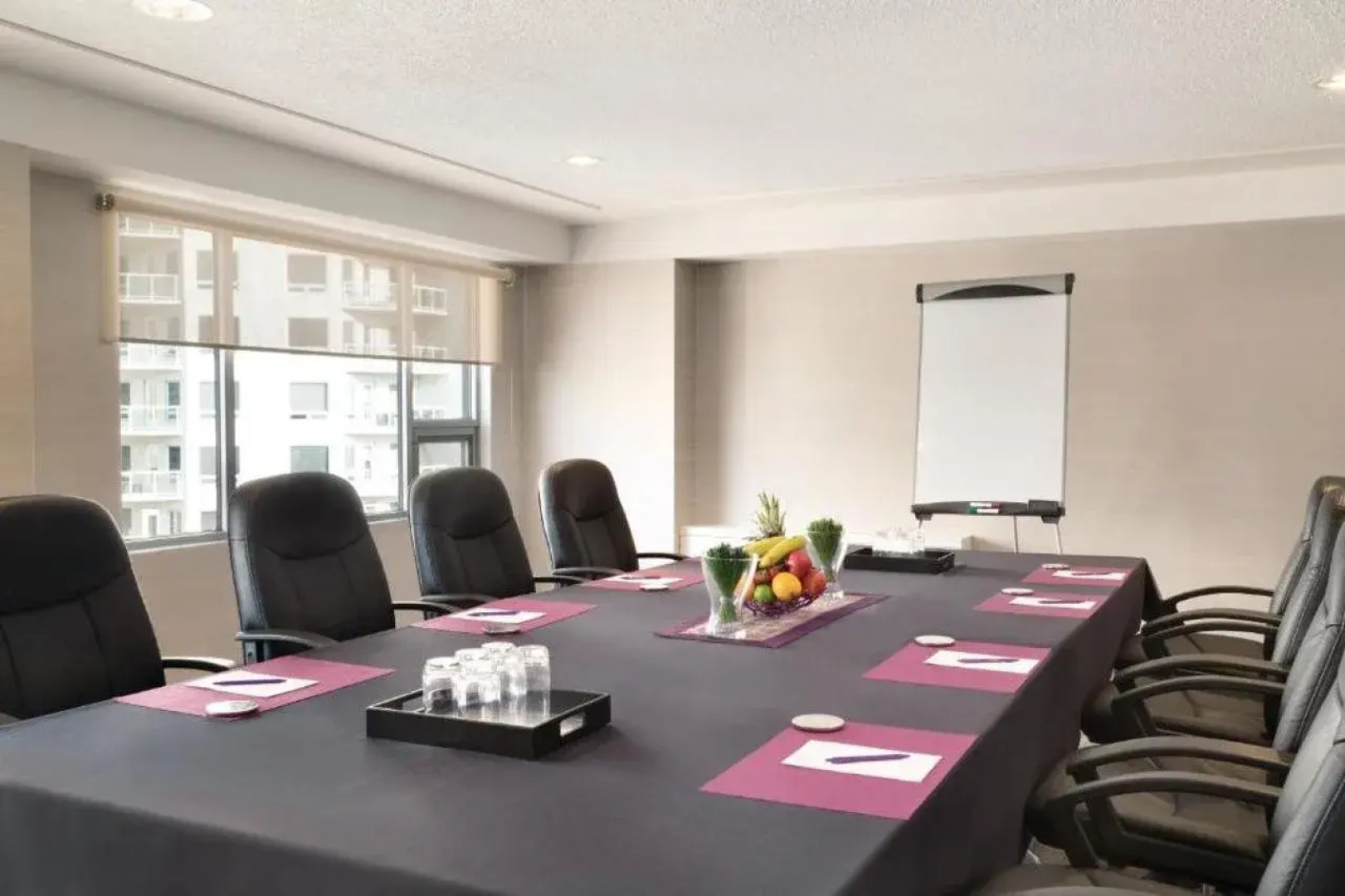 Coast Edmonton Plaza Hotel by APA