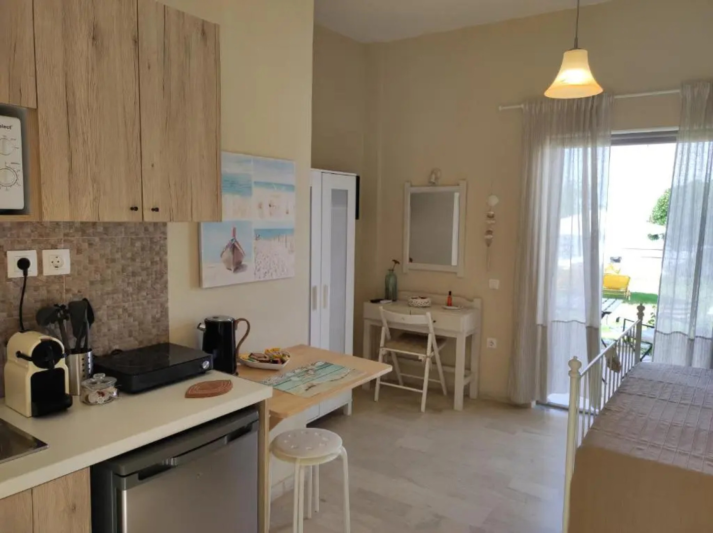 Thalassa Apartments & Studios