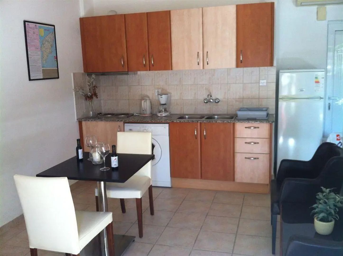 Marika's Aparts & Studios