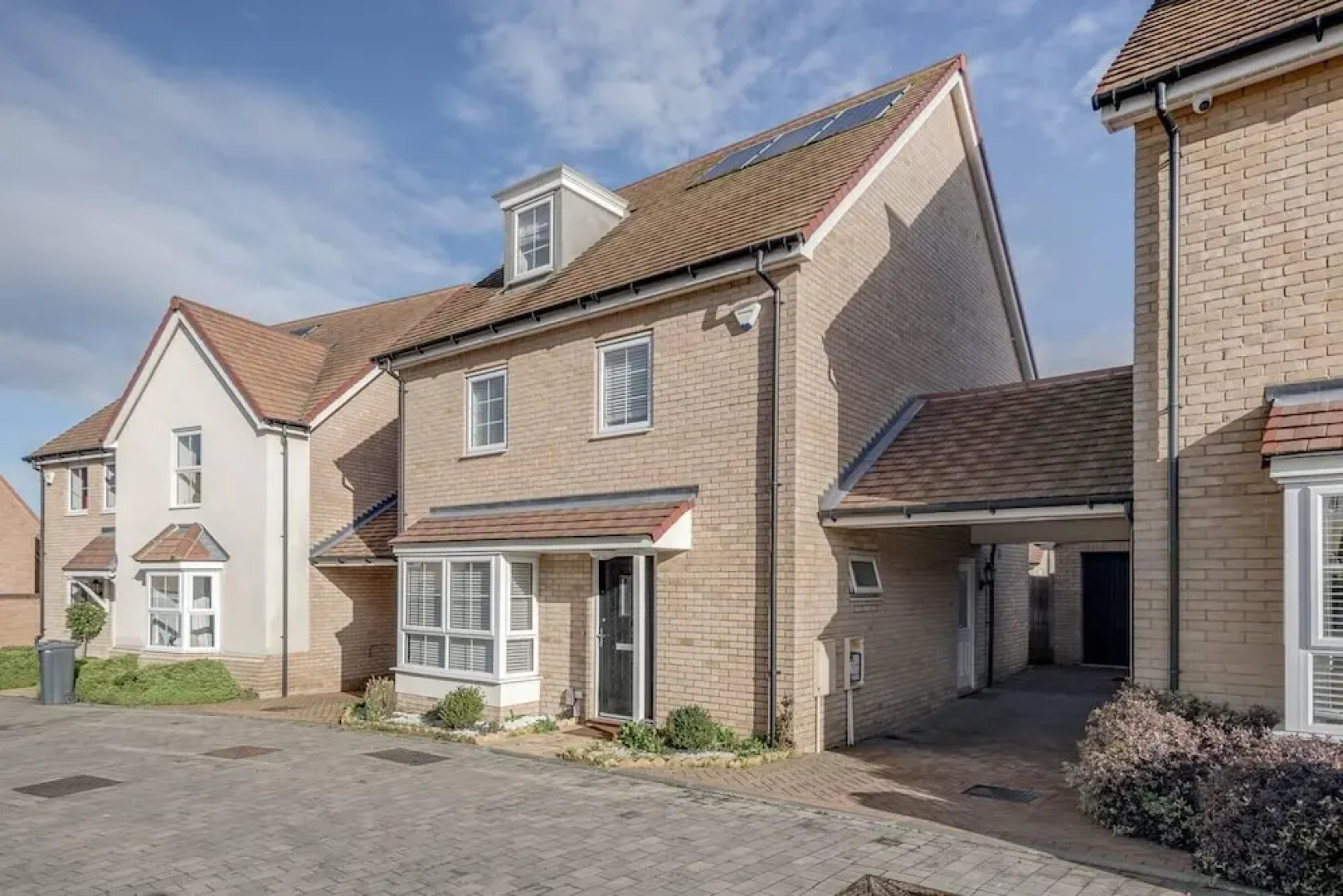 tms Cheerful 5bdr House! Thurrock! Free Parking!