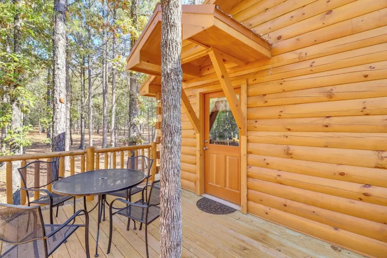 Tumbling Shoals Cabin Near Greers Ferry Lake!