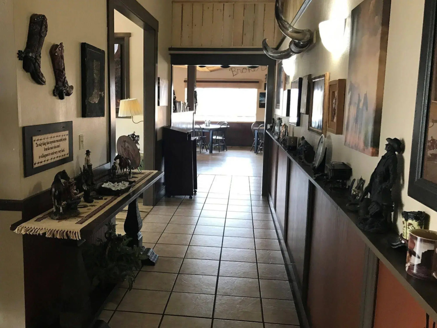 Broken Spur Inn & Steakhouse