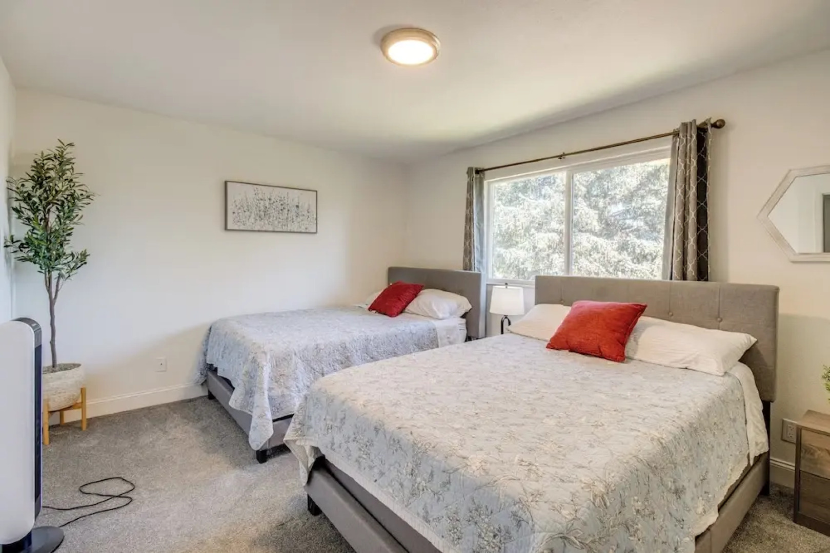 4 Mi to Dtwn Reno: Sleek Family Retreat!