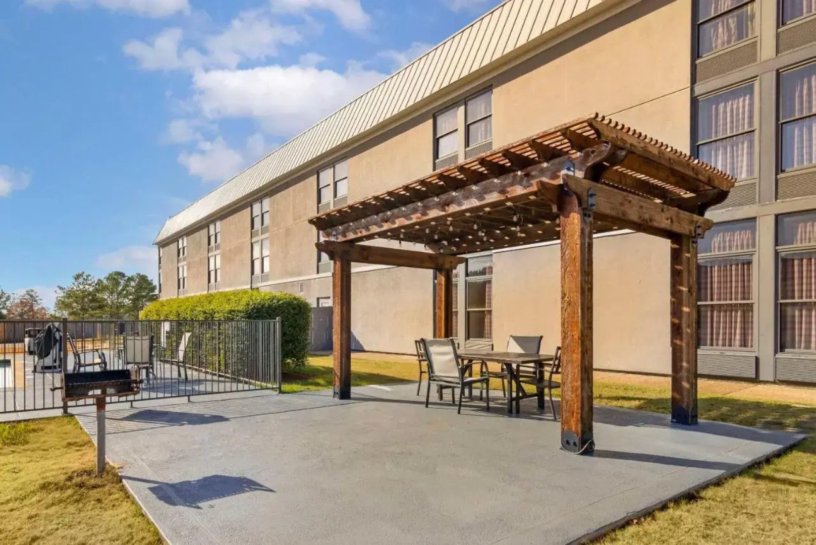 Holiday Inn Express Valley W Point Area