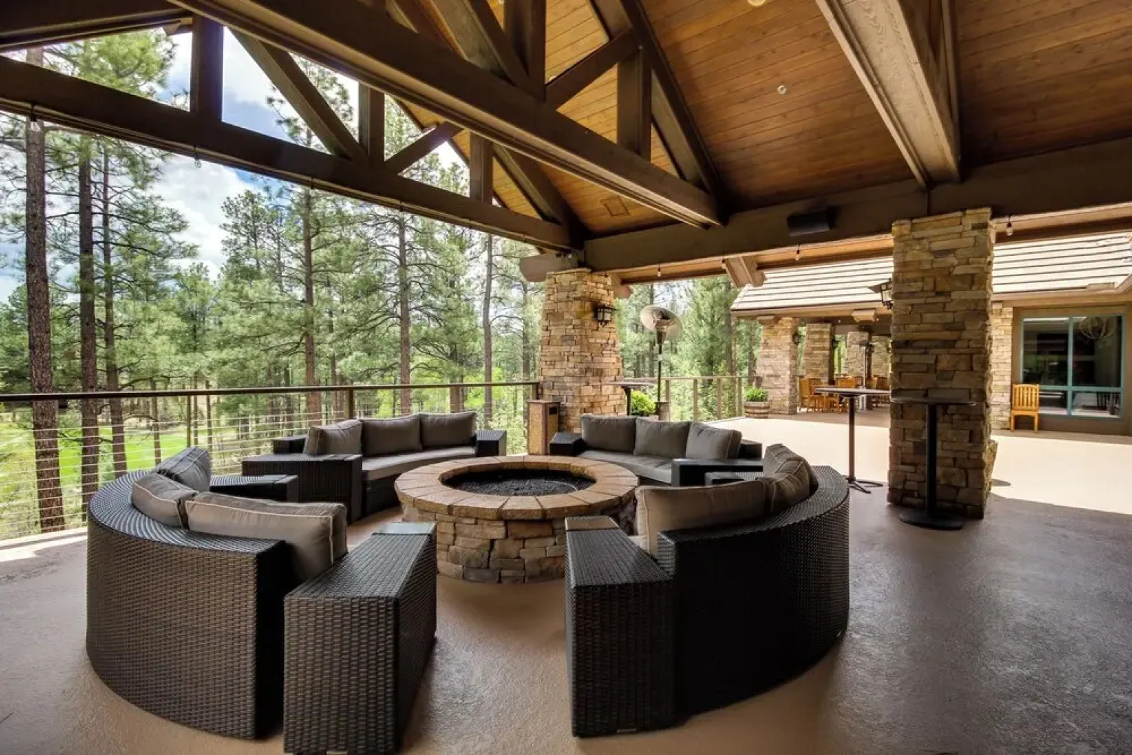 Fireside Comfort & Family Fun: Wooded Show Low Gem