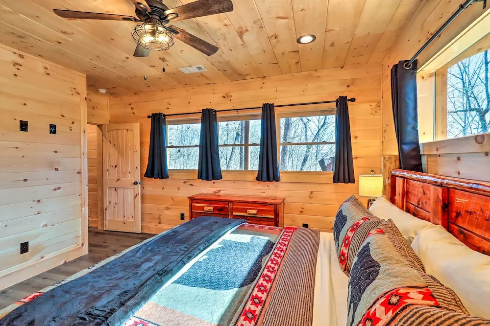 Luxury Cabin Vacation Rental in Mineral Bluff