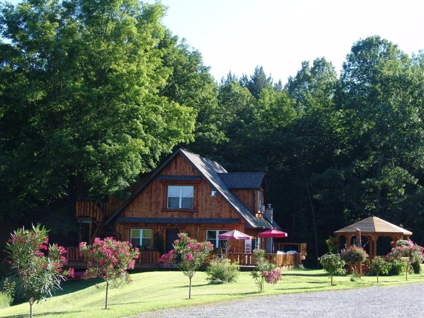 The Highlands Motel & Lodge