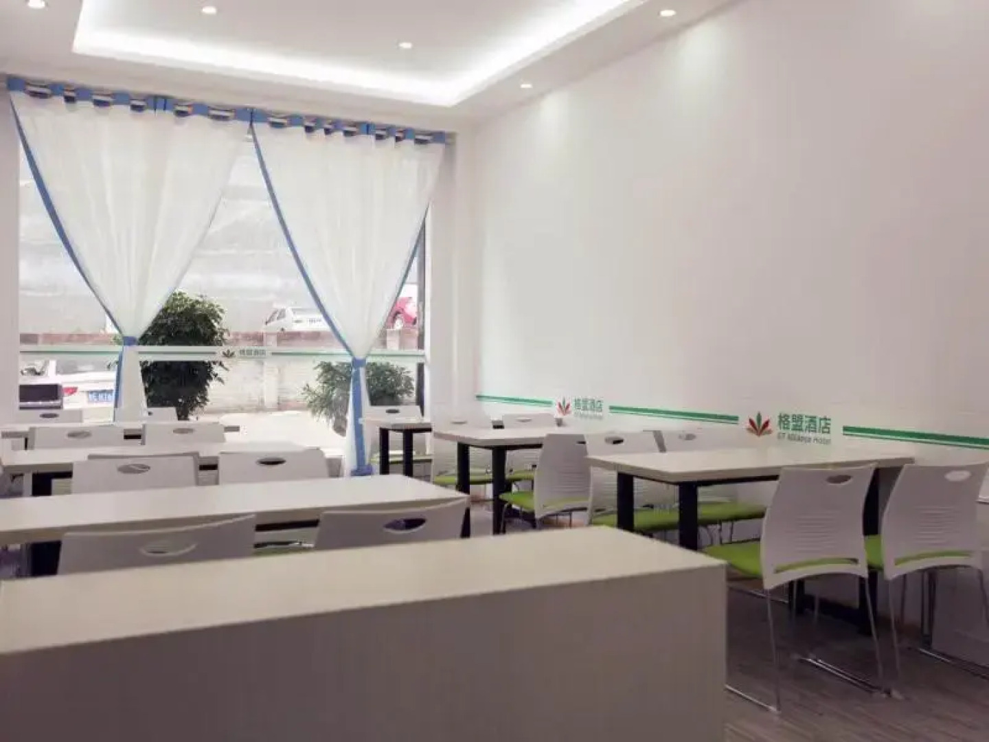 GreenTree Alliance Southwest Xingyi City Magic East Road Hotel