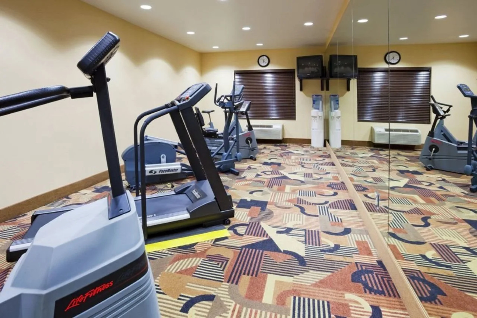 Holiday Inn Express & Suites Brandon by IHG