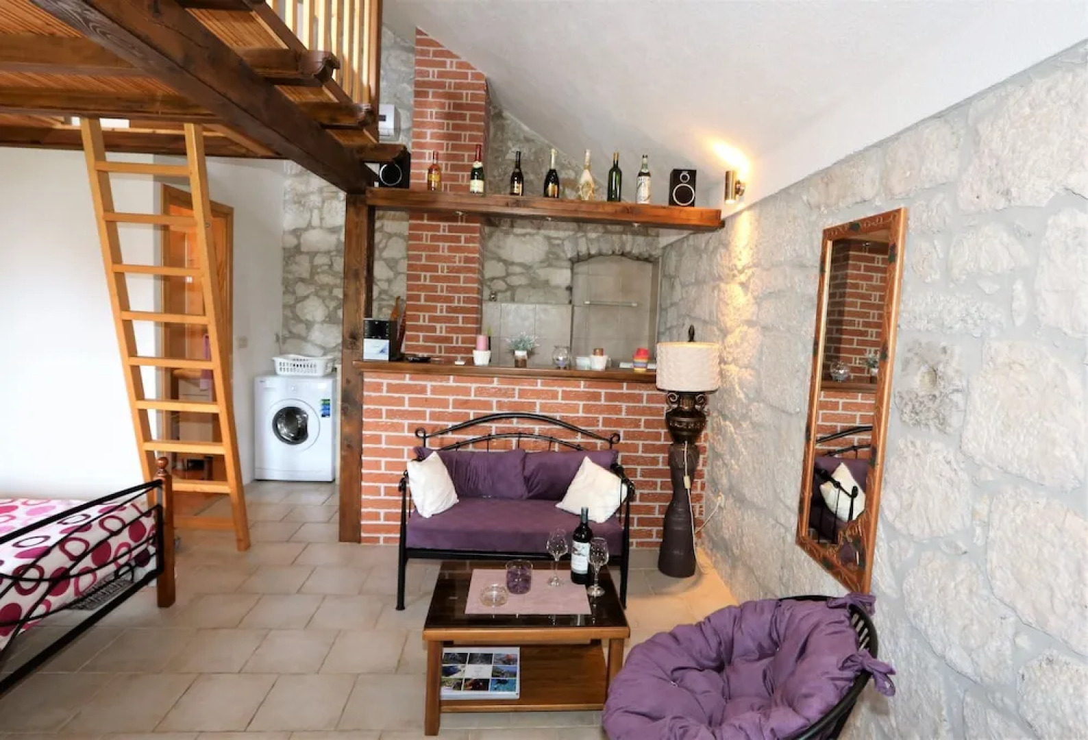 Holiday house in stone with heated pool