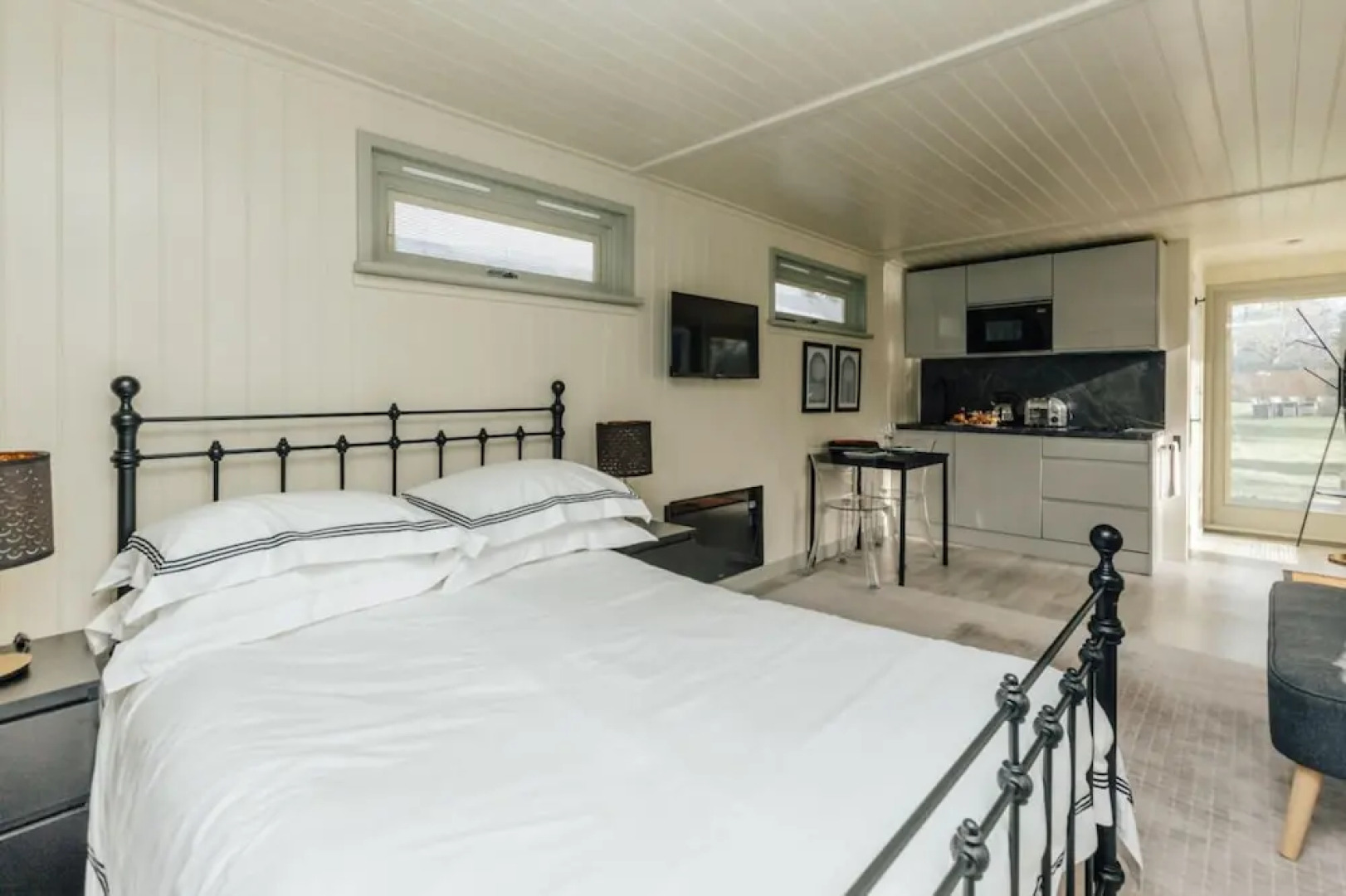 Wisteria House - Sleeps 11