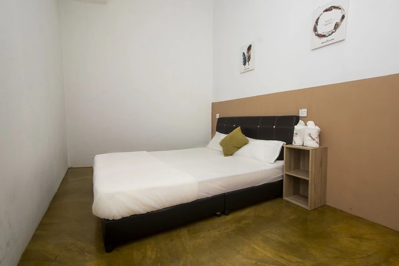 The Traveler Home by OYO Rooms