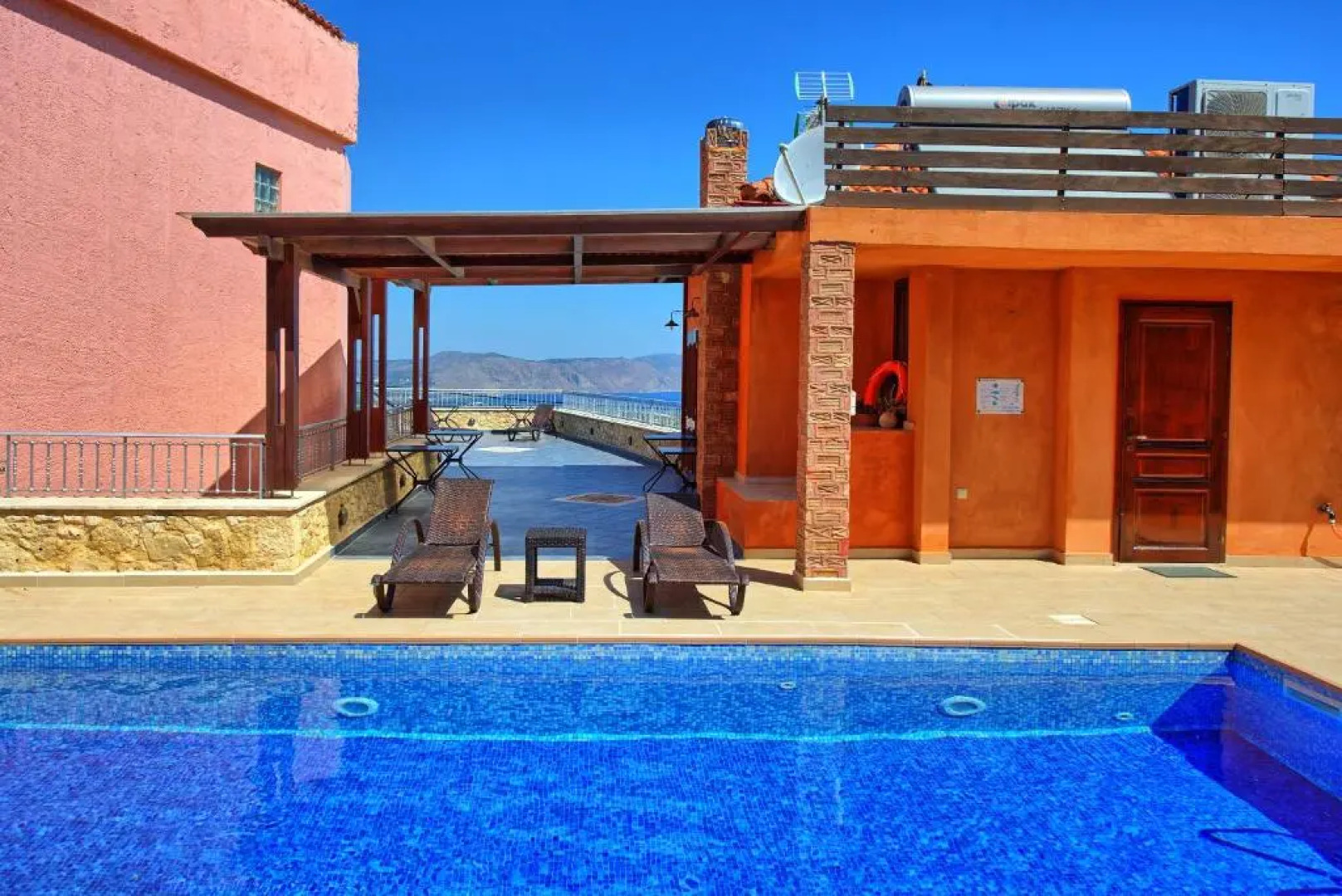 Villa Rodanthi by MediterraneanVillas