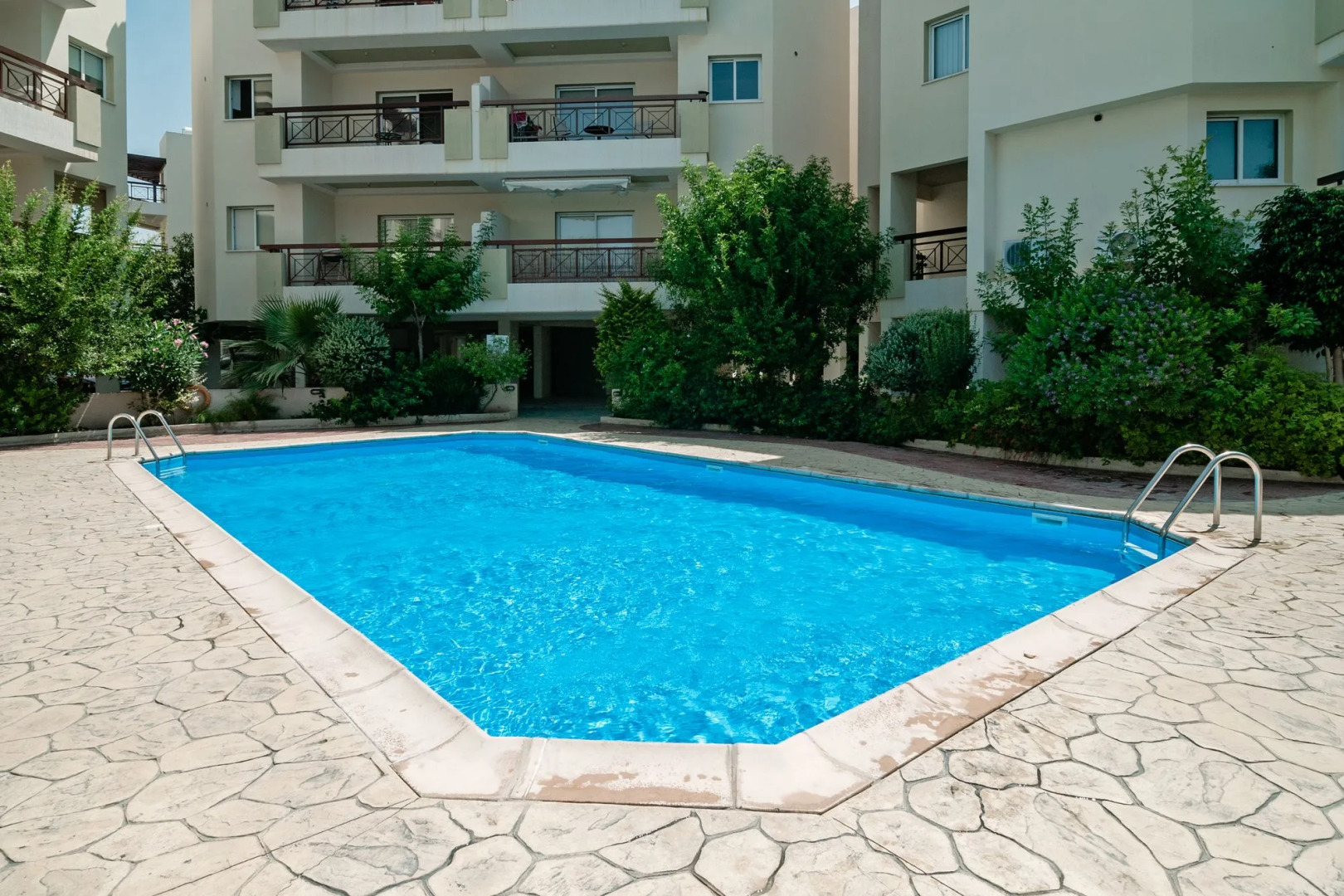 Artemis Cynthia Complex