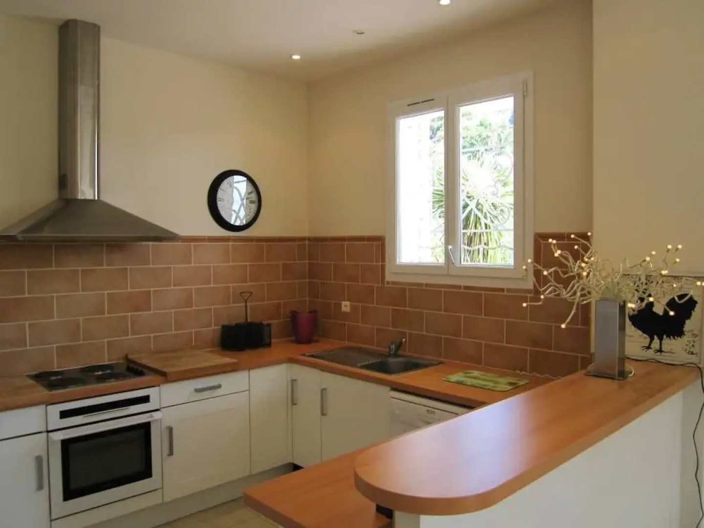 Happy Few - La Maison Blanche