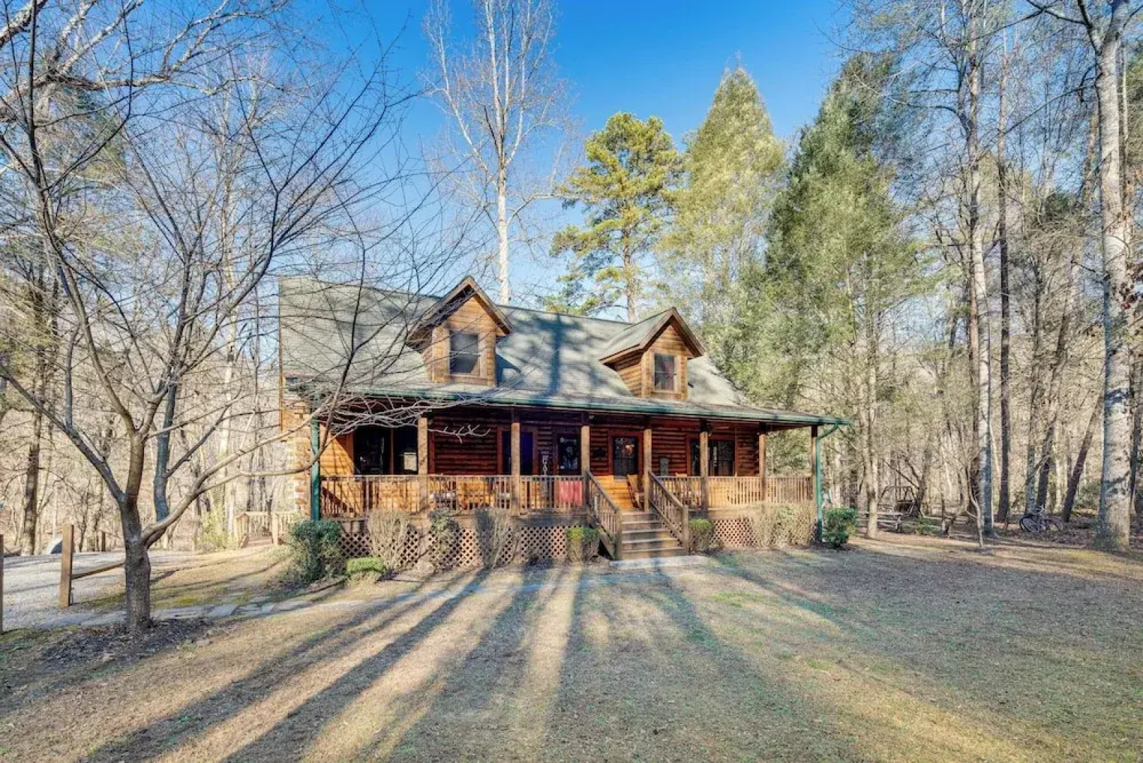 Pet-friendly Cabin w/ Loft: 5 Mi to Lake Lure!