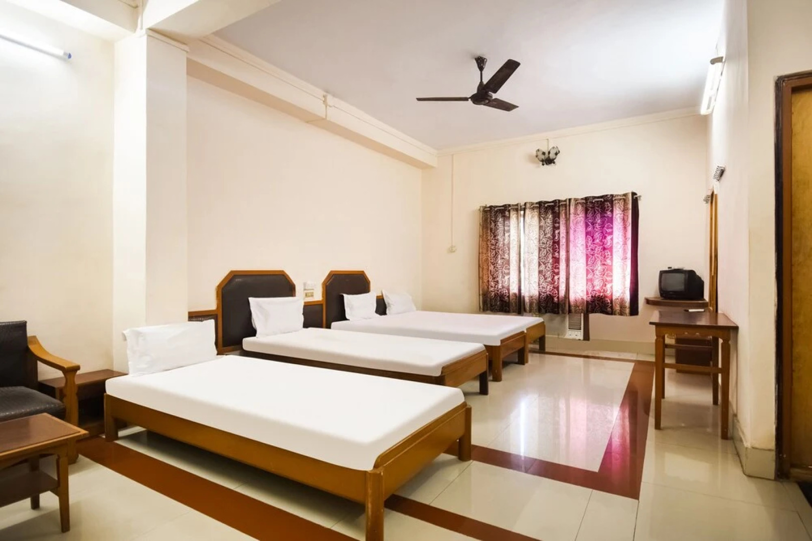 Akash Guest House by OYO Rooms