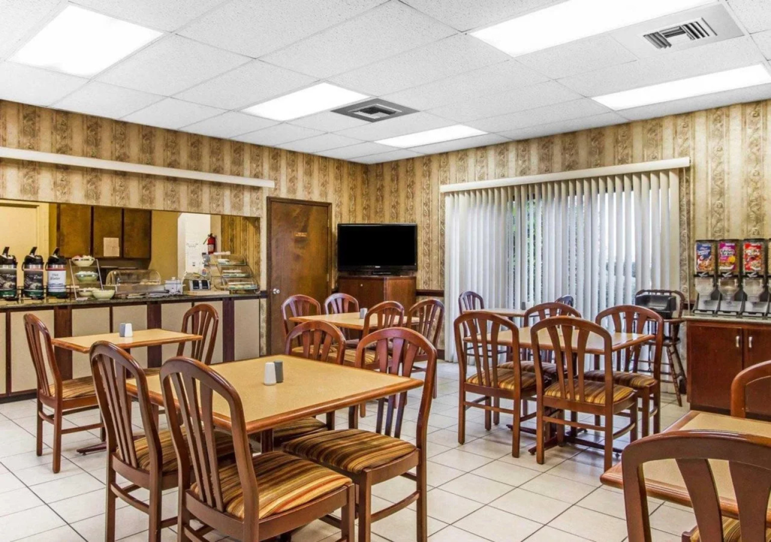 Executive Inn & Suites