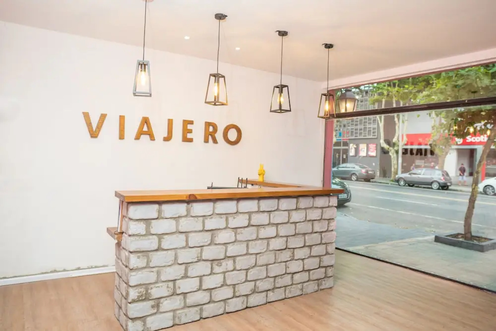 El Viajero Colonia Hostel & Suites