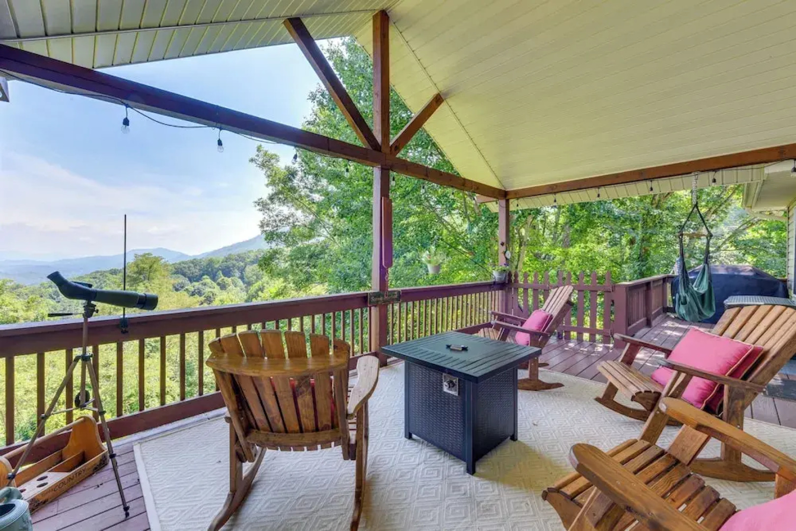 Pet-friendly Waynesville Retreat w/ Hot Tub!