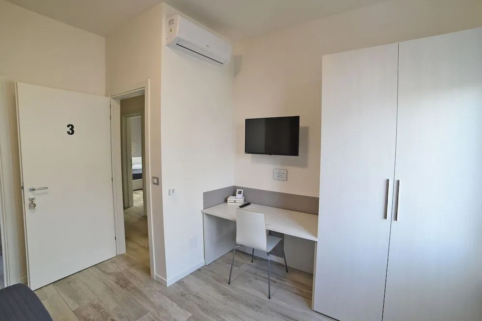 Bianca Room  Breakfast