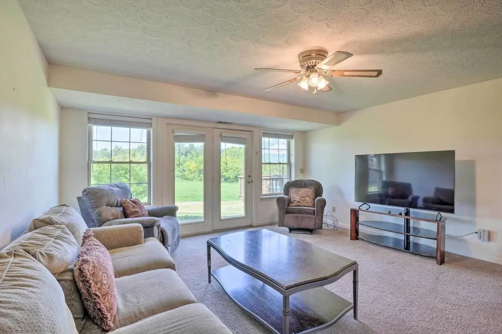 'angler's Ridge' Waterfront Family Getaway!