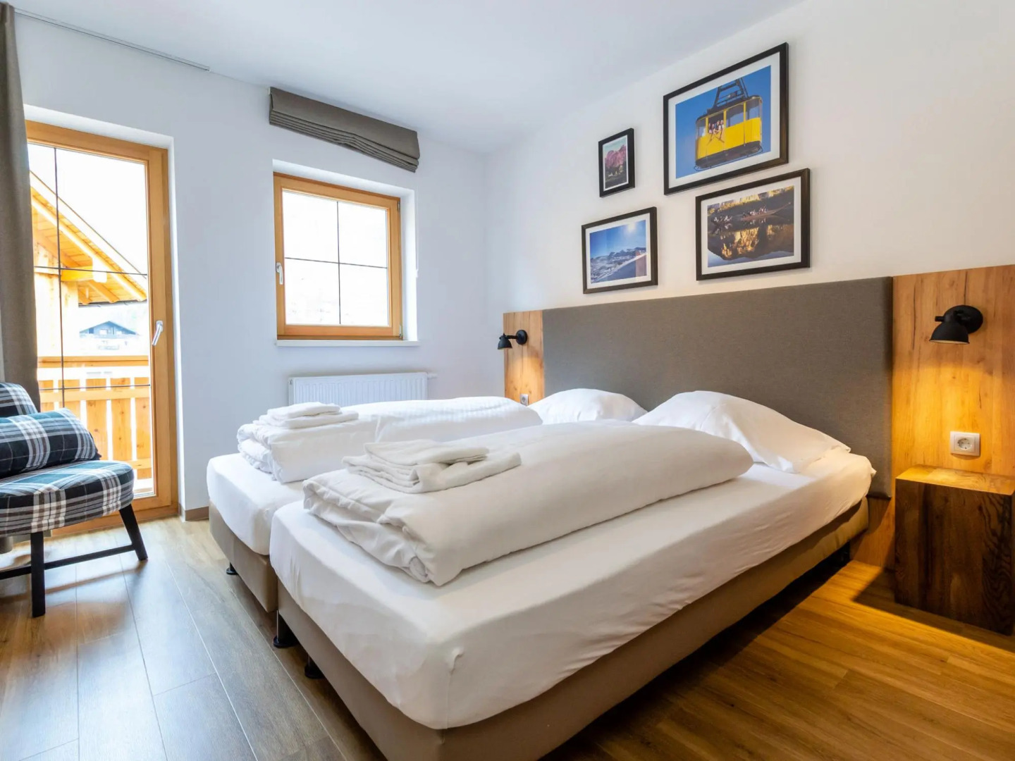 Luxurious Chalet in Obertraun With Pool