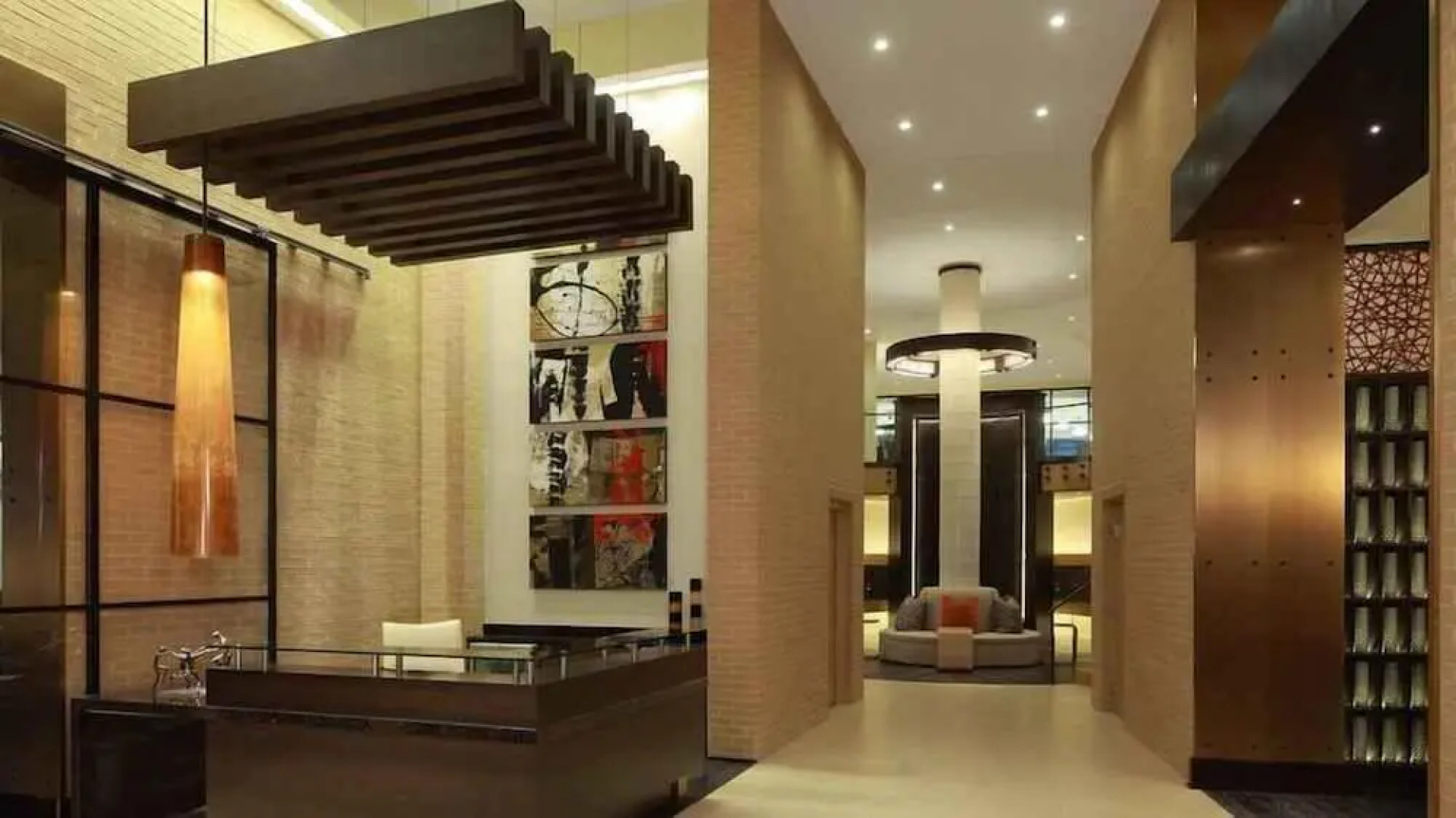 1919 Clarendon by Executive Apartments