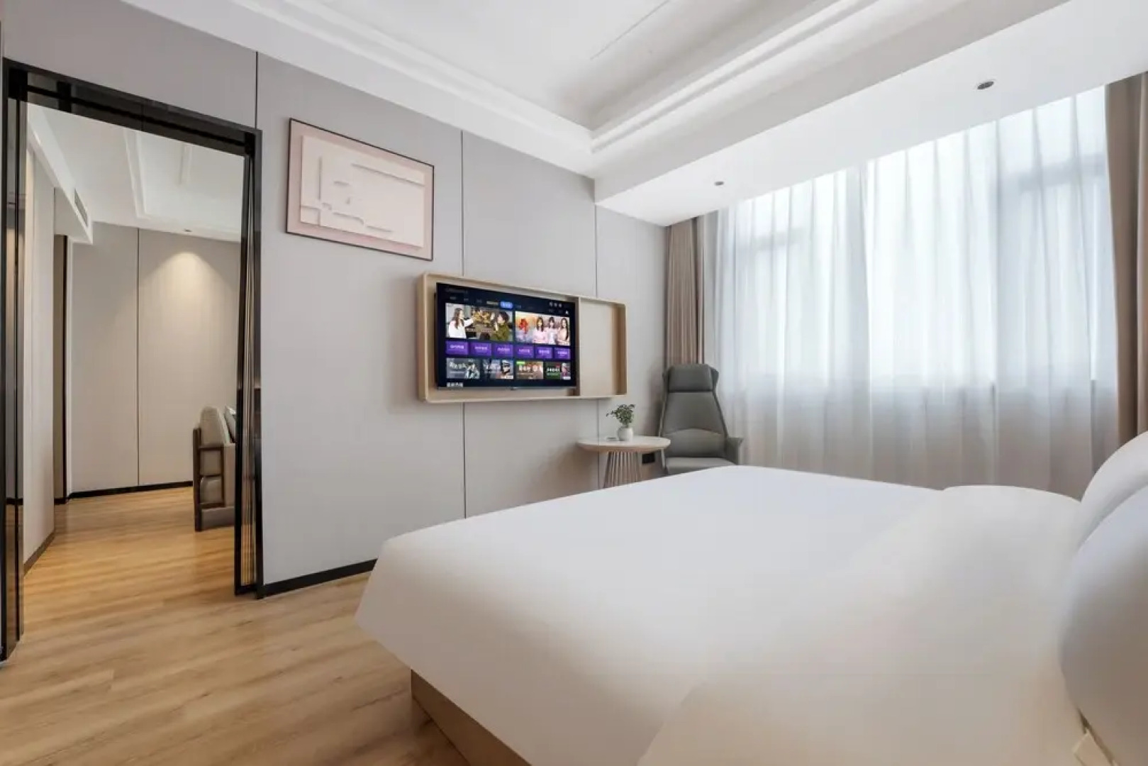 Wanzai Yijia La Maison Hotel