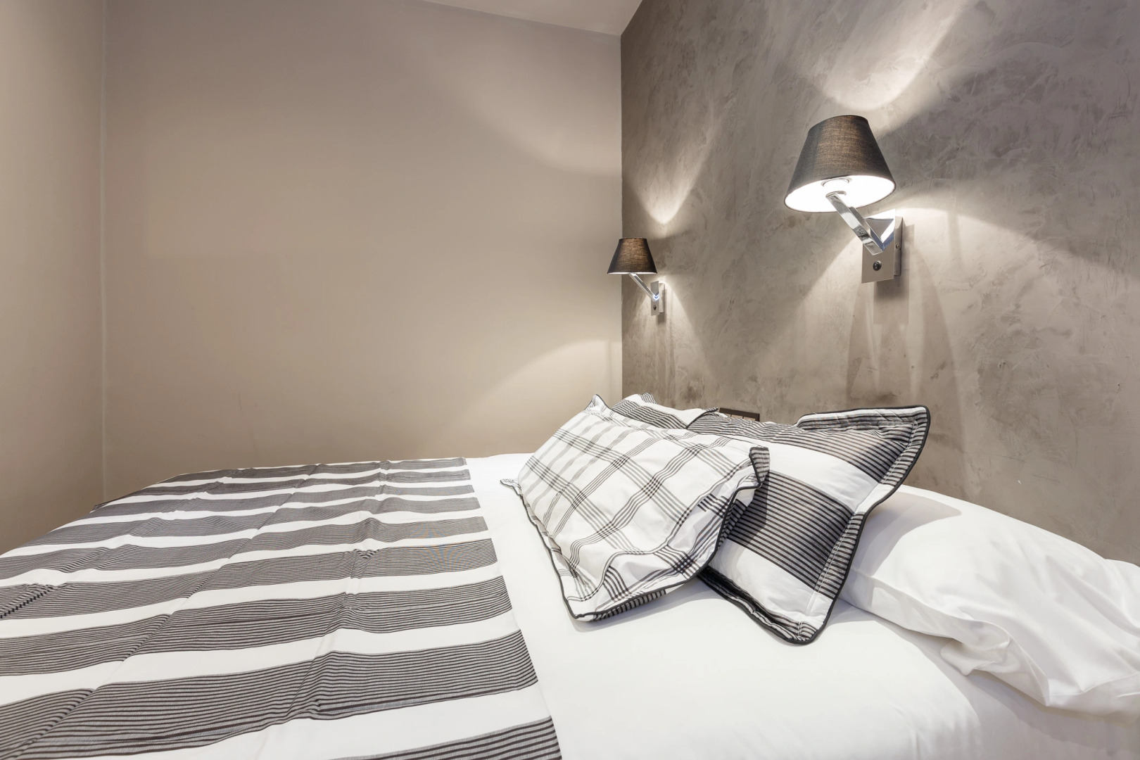 AinB Eixample-Miro Apartments