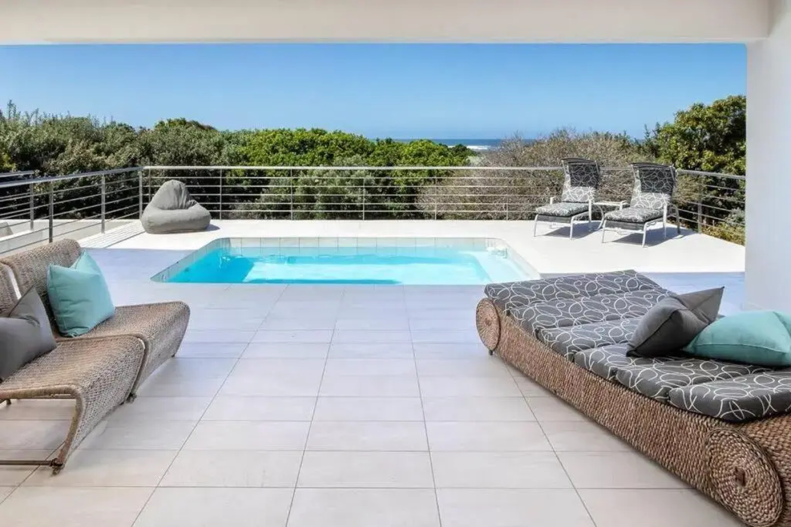 Stamford on Sea by Top Destinations Rentals