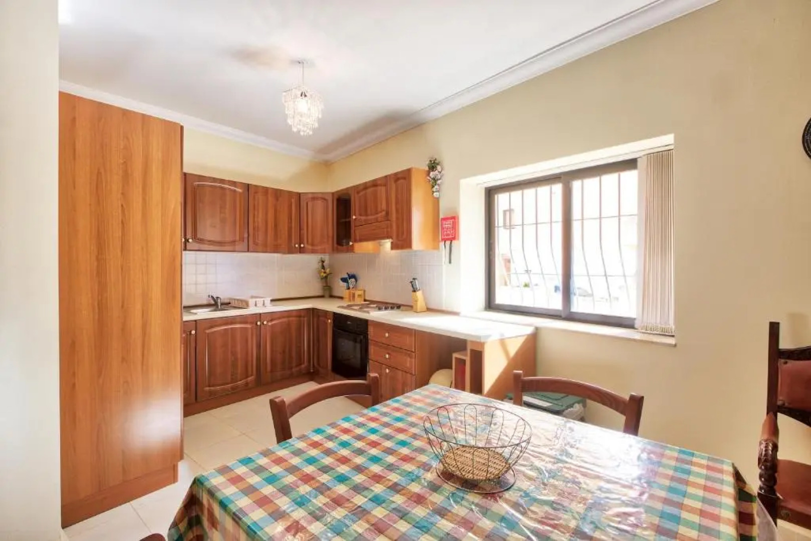 MS26 - Spacious Maisonette By The Sea